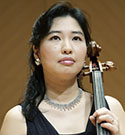 向山佳絵子